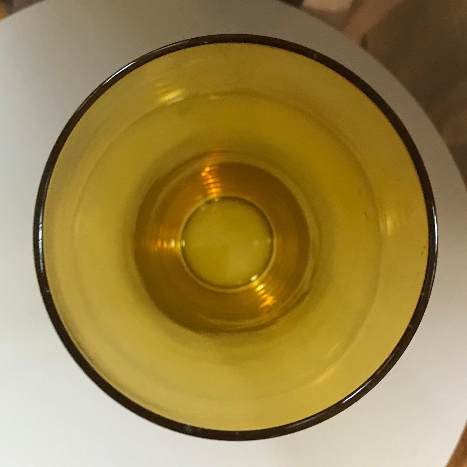 Gul vas i glas. Glasvas