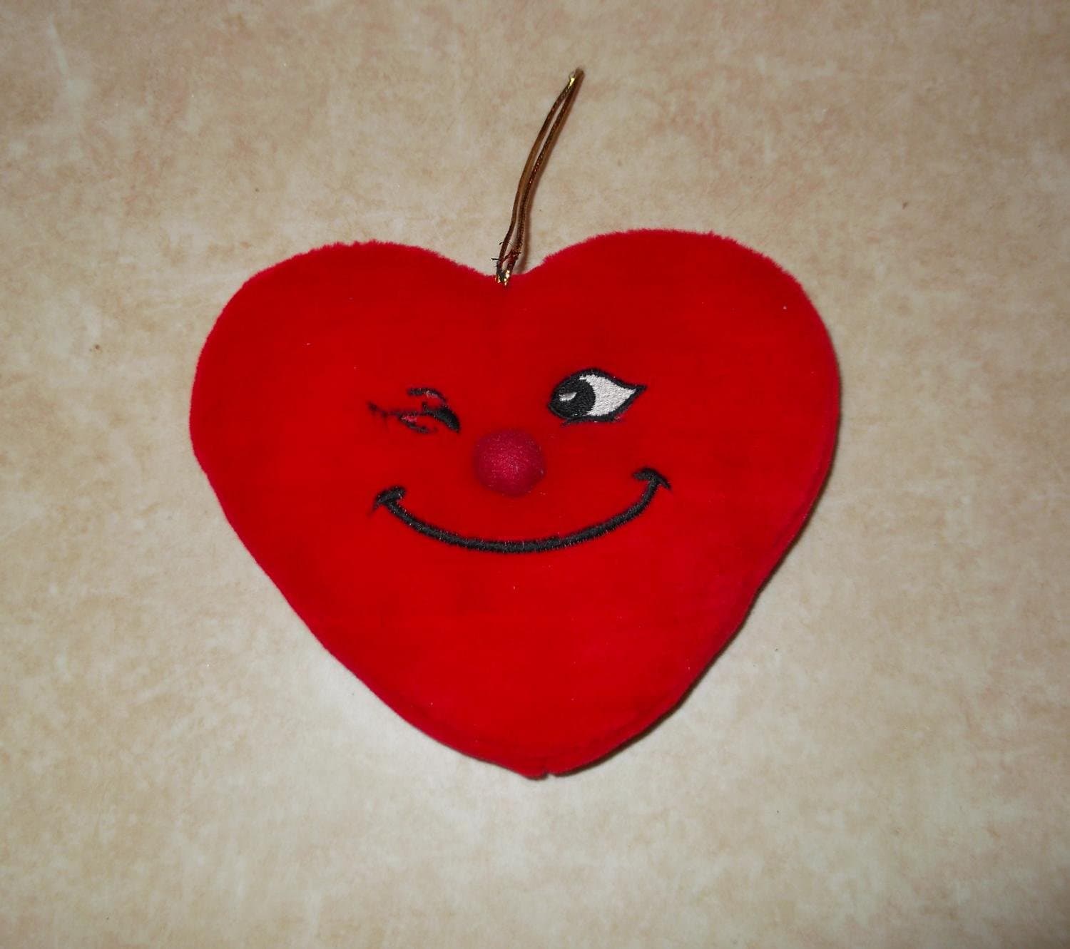 Rött hjärta kudde fin kul röd hjärtformad kudde snöre barn present julklapp JUL