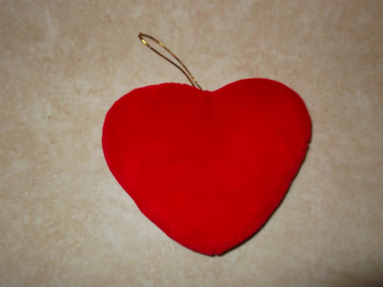 Rött hjärta kudde fin kul röd hjärtformad kudde snöre barn present julklapp JUL