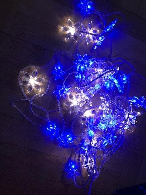  39 indoor blue & white LED snowflake lights