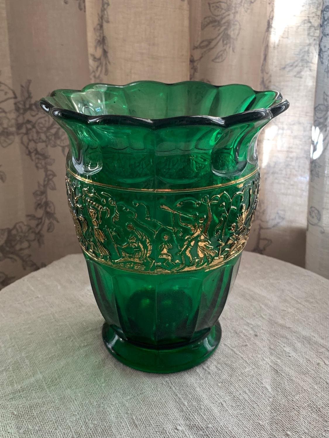 Grön vas i glas. Glasvas