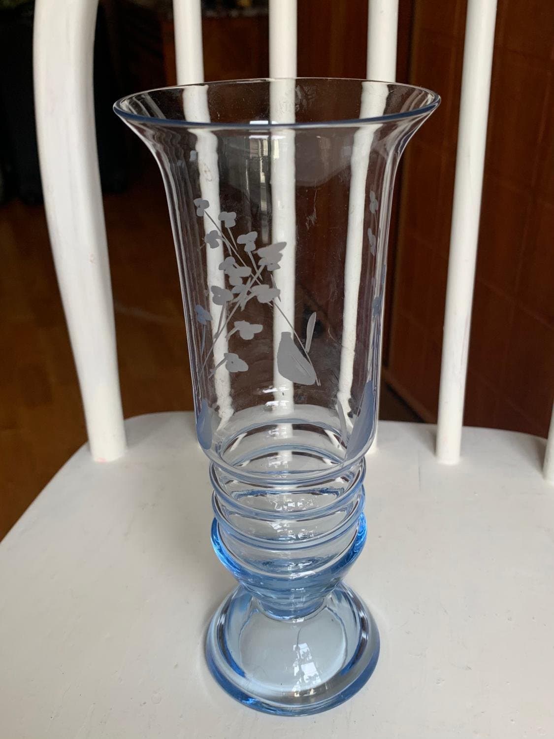 Vas med etsad blomdekor, kristall,