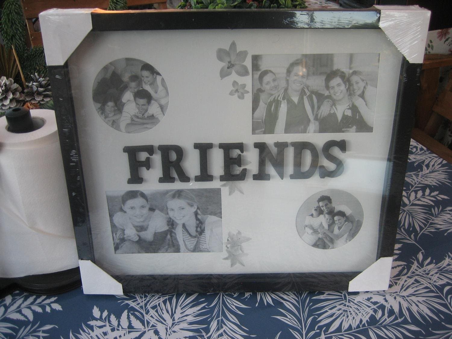 Tavla - Friends med plats för 4 st foton  **Ny**
