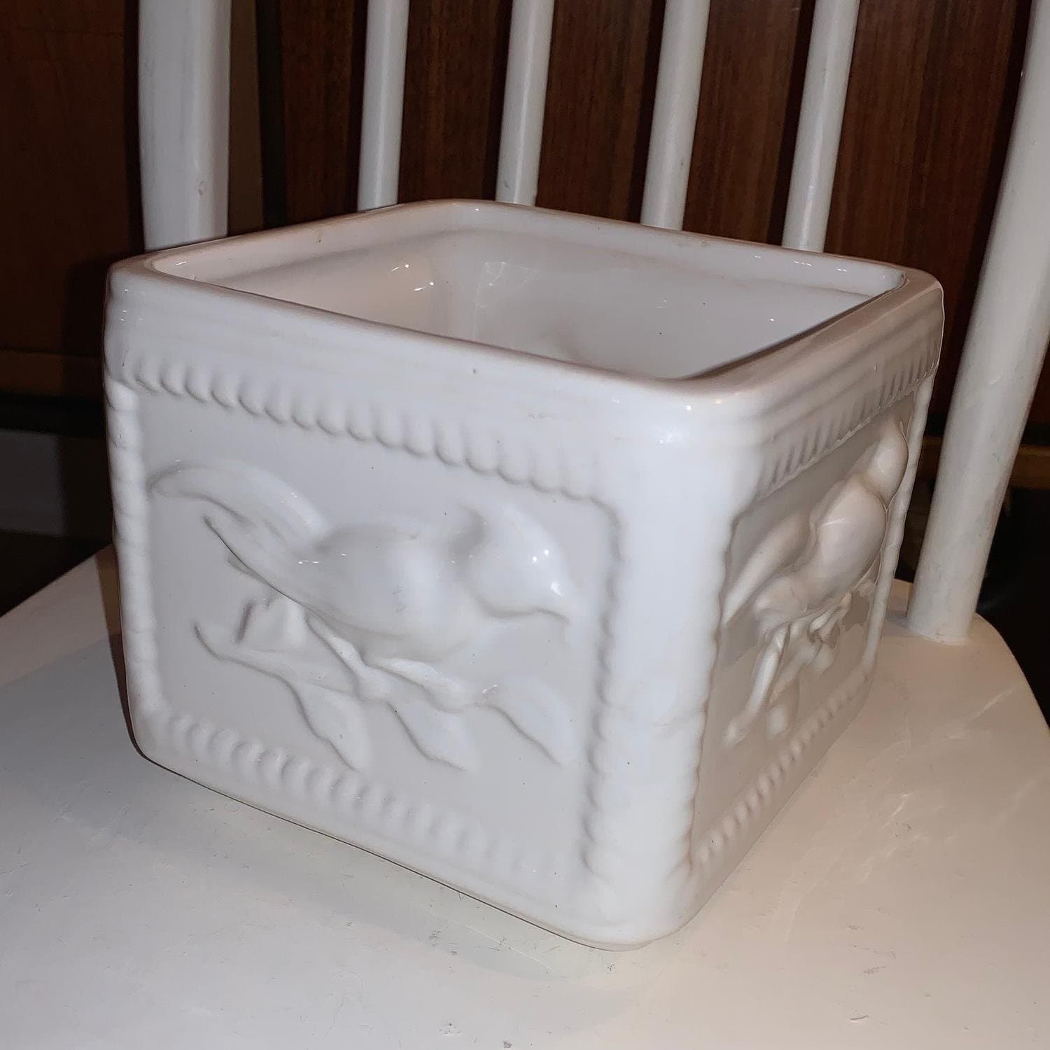 Fyrkantig kruka med fåglar