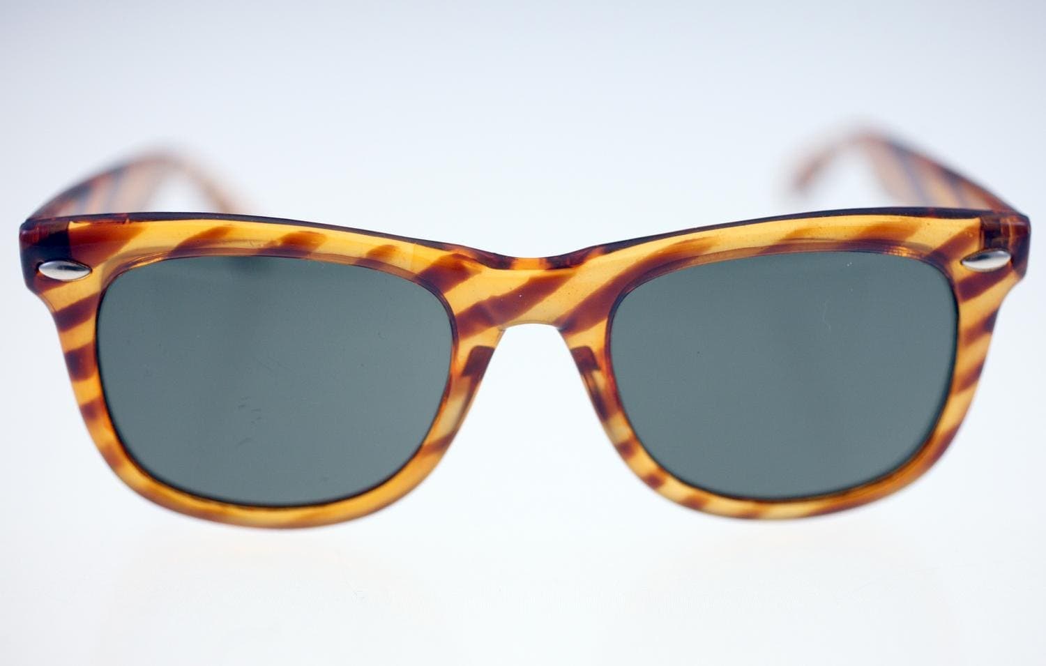 Italian sunglasses-vintage unisex eyewear-lightweight-dark grey lenses-30g