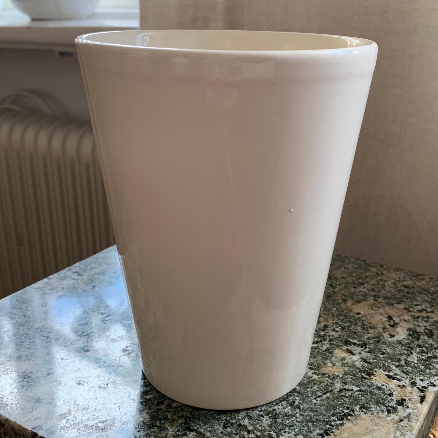 Kruka ljusbeige, Germany