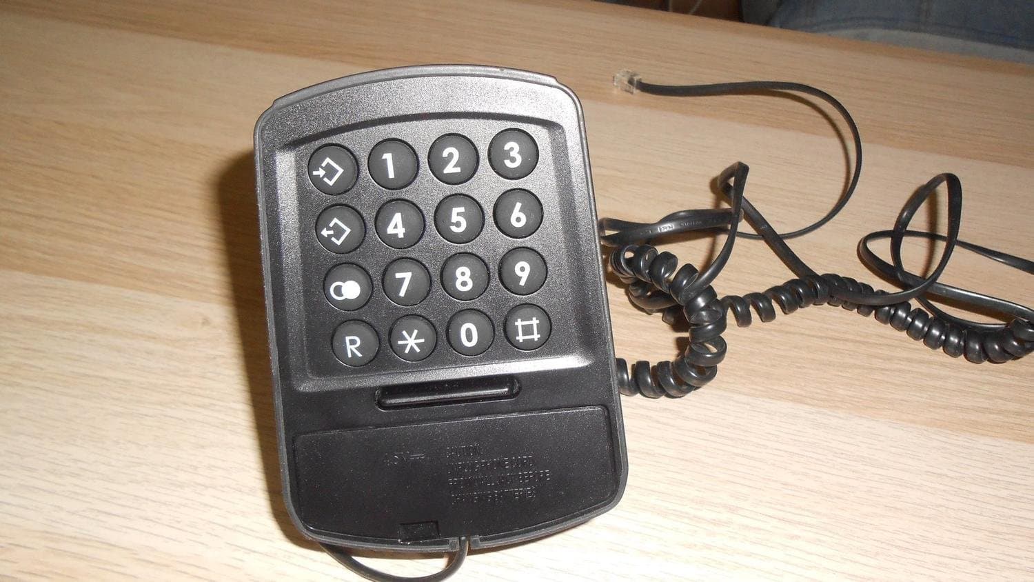 TELIA KOBRA TELEFON SVART -INBYGGD NR PRESSENTATÖR - MYCKET BRA SKICK