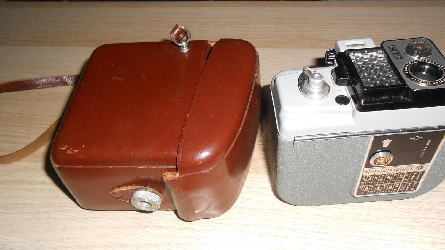 EN RETRO KAMERA - MADE IN AUSTRIA -EUMIG SERVOMATIC - SUPER BRA SKICK