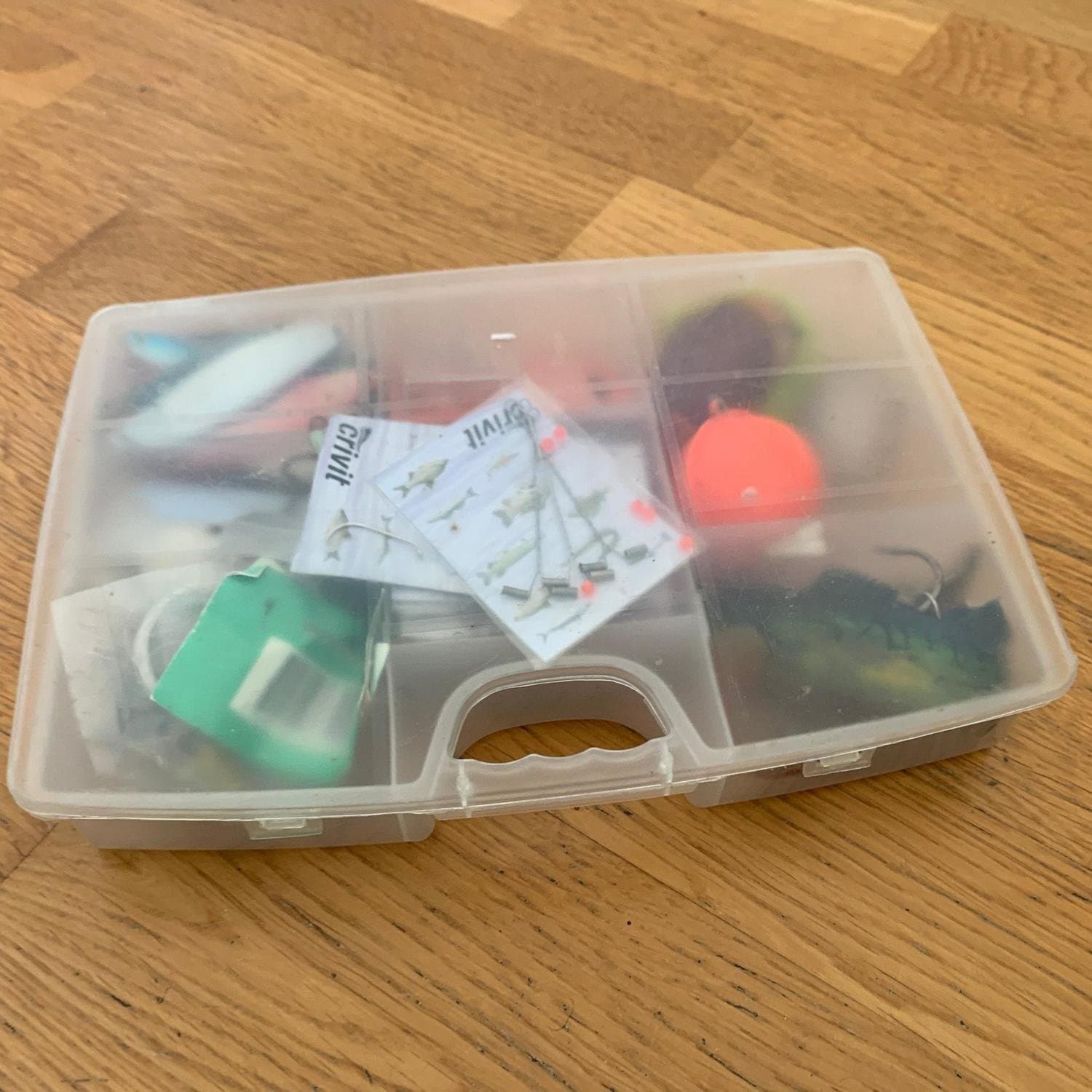 Låda med 40 delar spinnare fiskedrag fisk tillbehör fishing gear