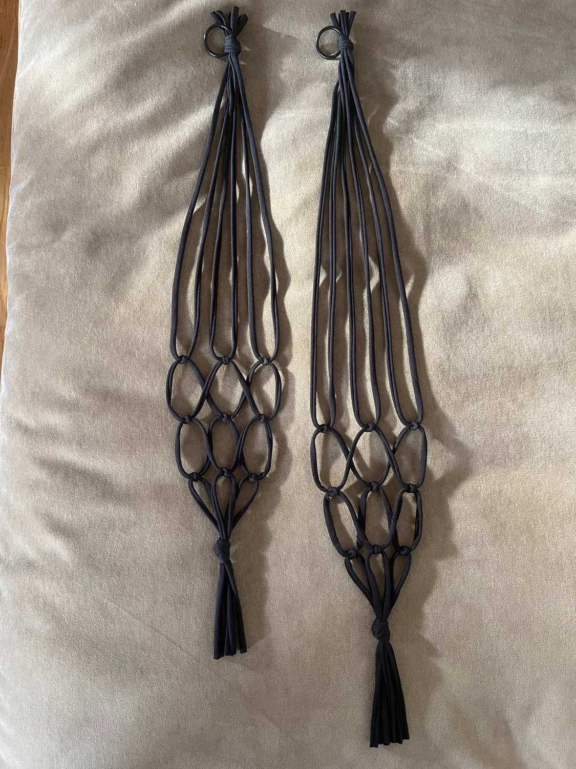 Svarta Amplar för blomkrukor 2 st (13-15 cm)