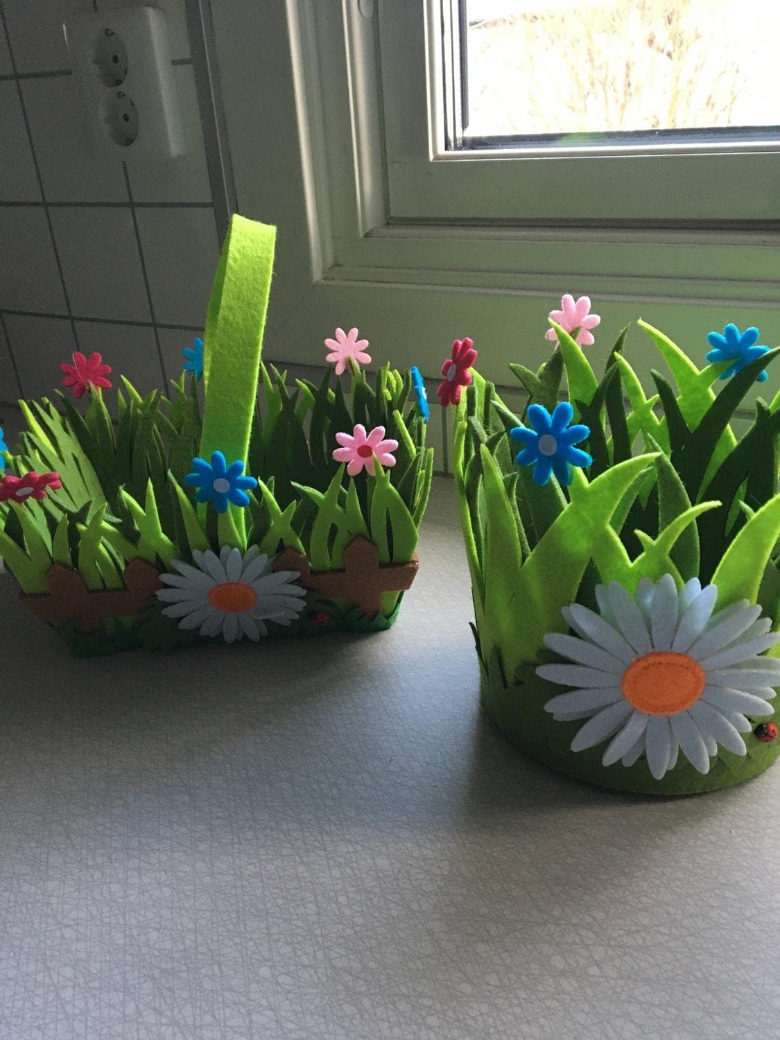 Vår/sommar korgar/kruka med dekor nya