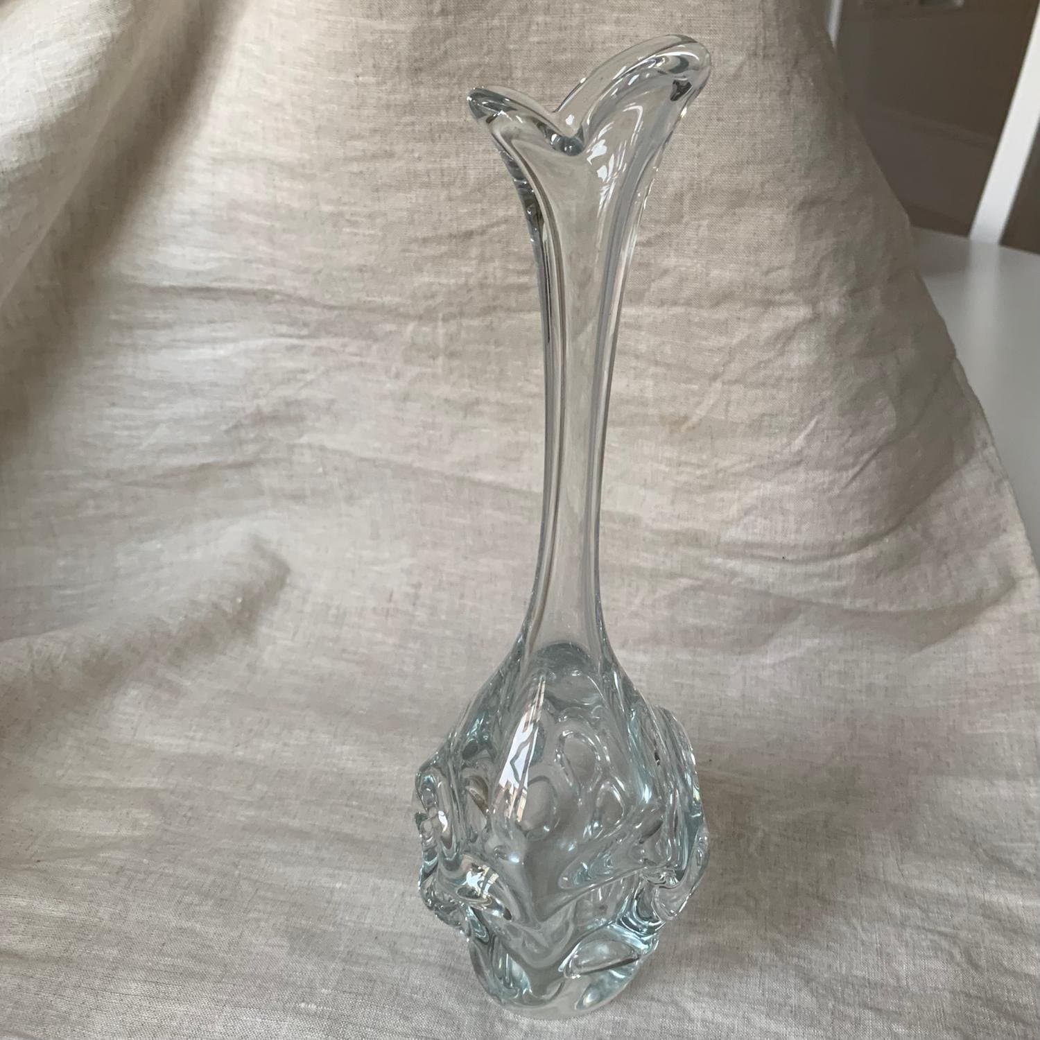 Vas Hundben, glasvas