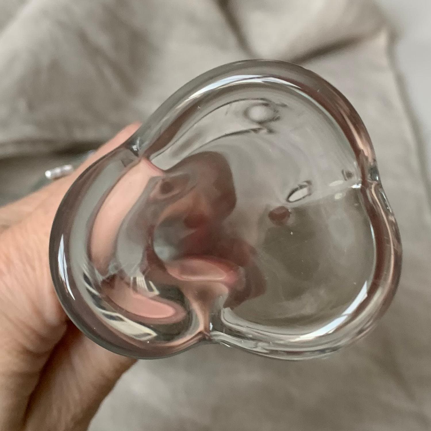 Vas Hundben, glasvas