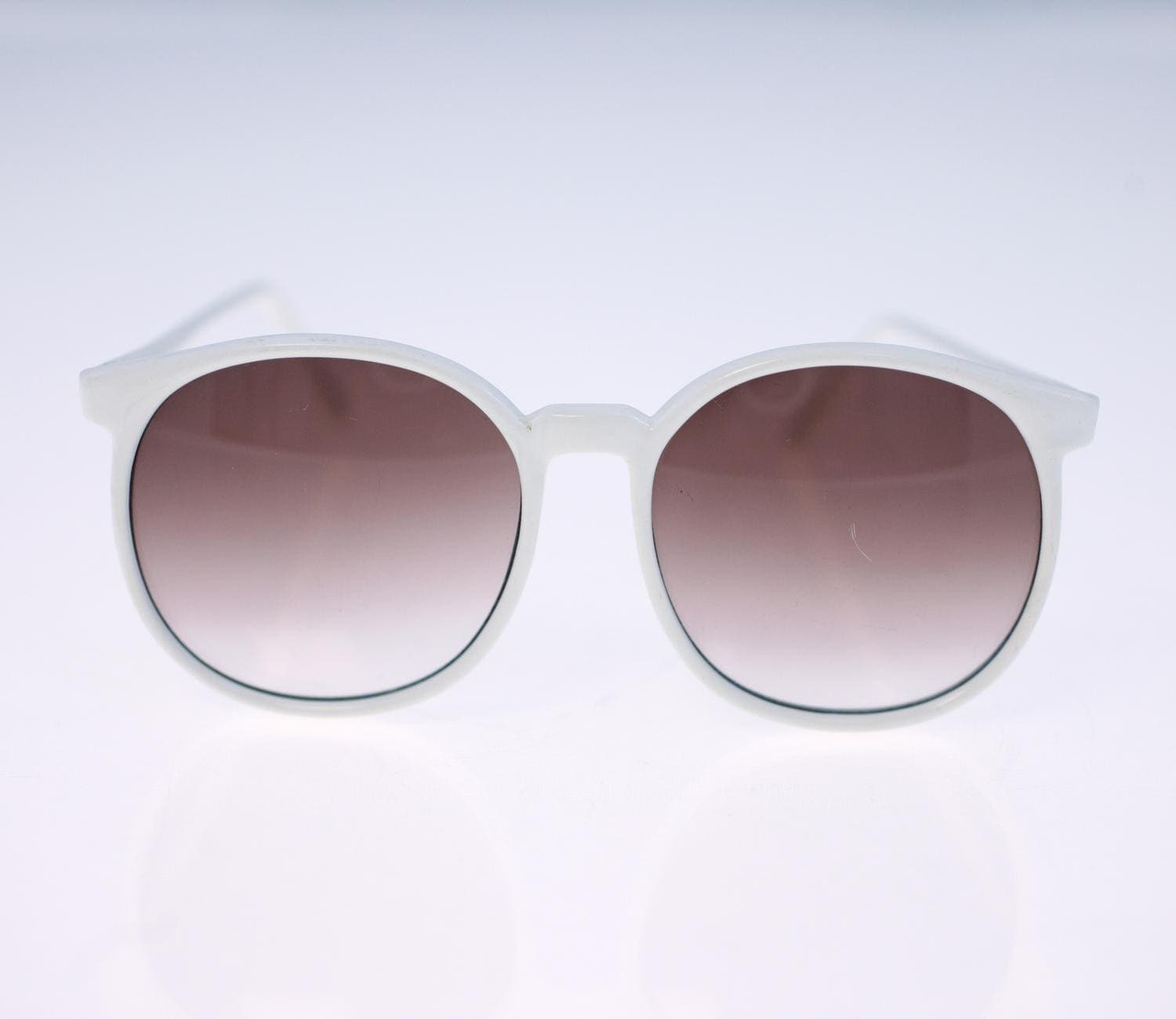 Vintage lightweight ladies sunglasses - circa 1990s