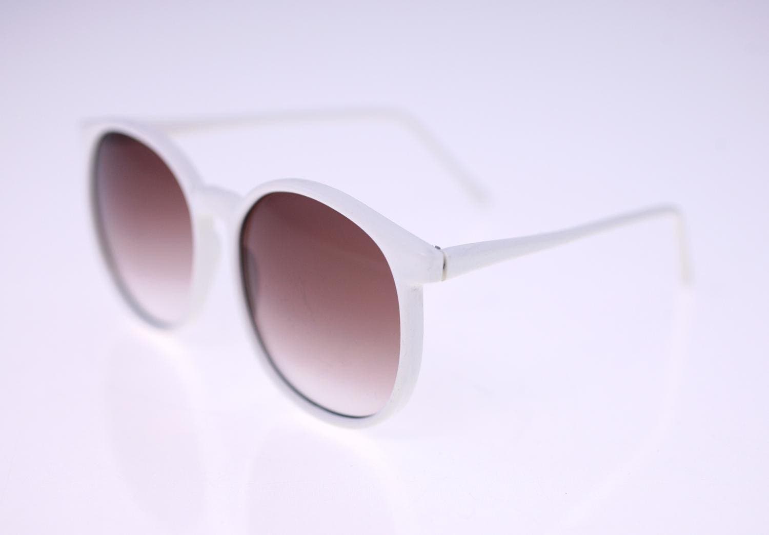Vintage lightweight ladies sunglasses - circa 1990s