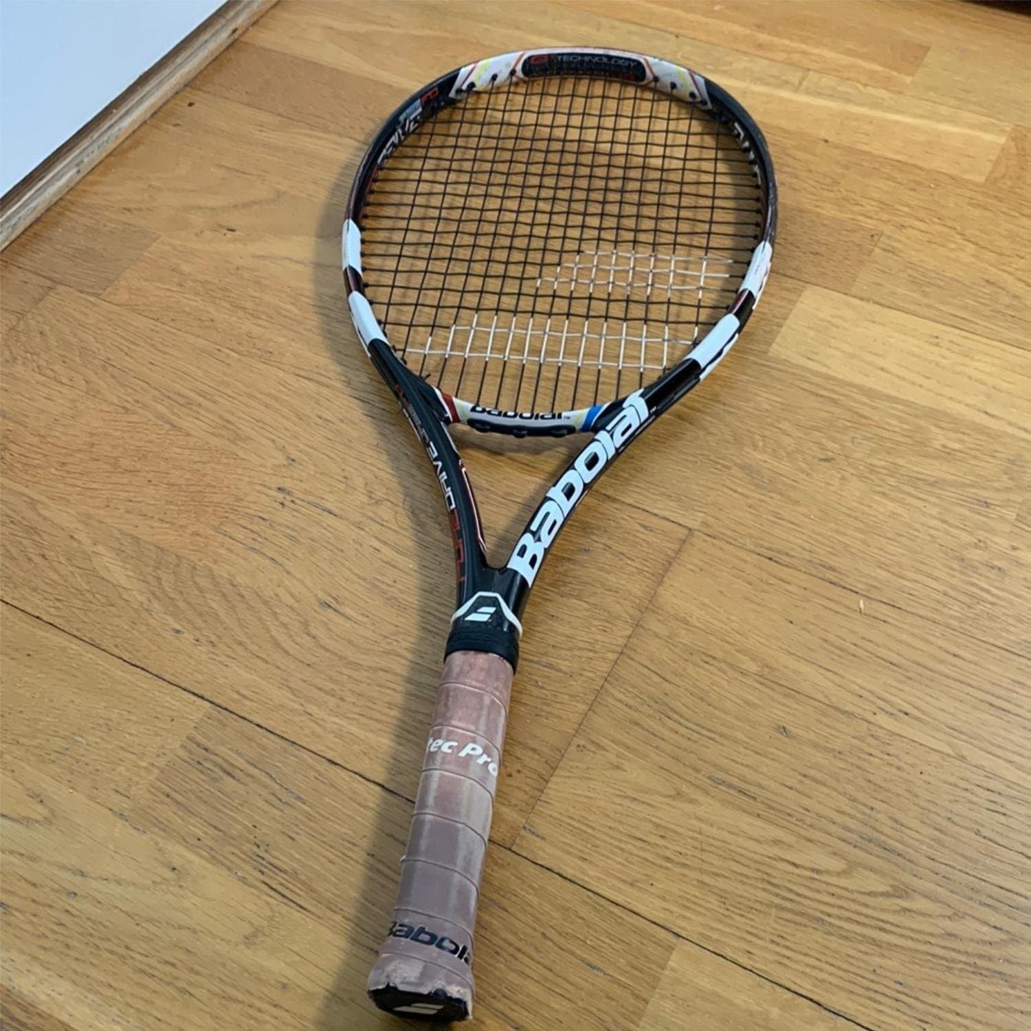 Tennisracket BABOLAT Pure Drive JR26 Roland Garros 250gr 645cm2