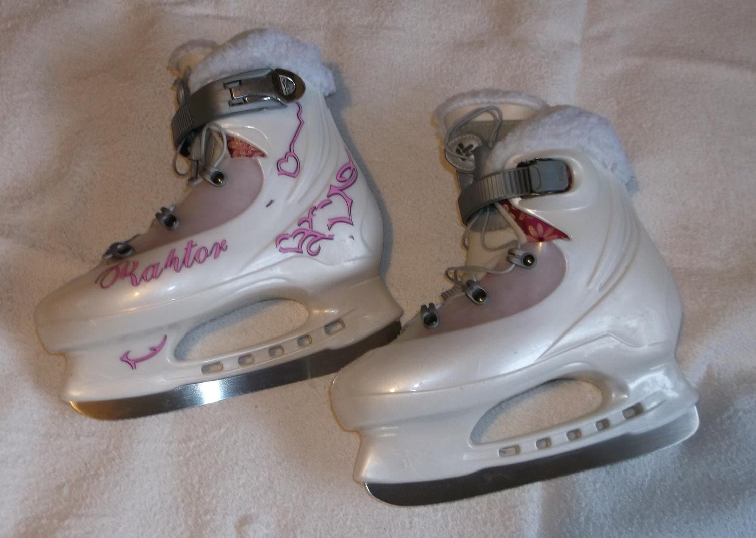 Konståkningsskridskor Fodrade Vita stadiga i hård Plast Storlek 30 Barnskridskor