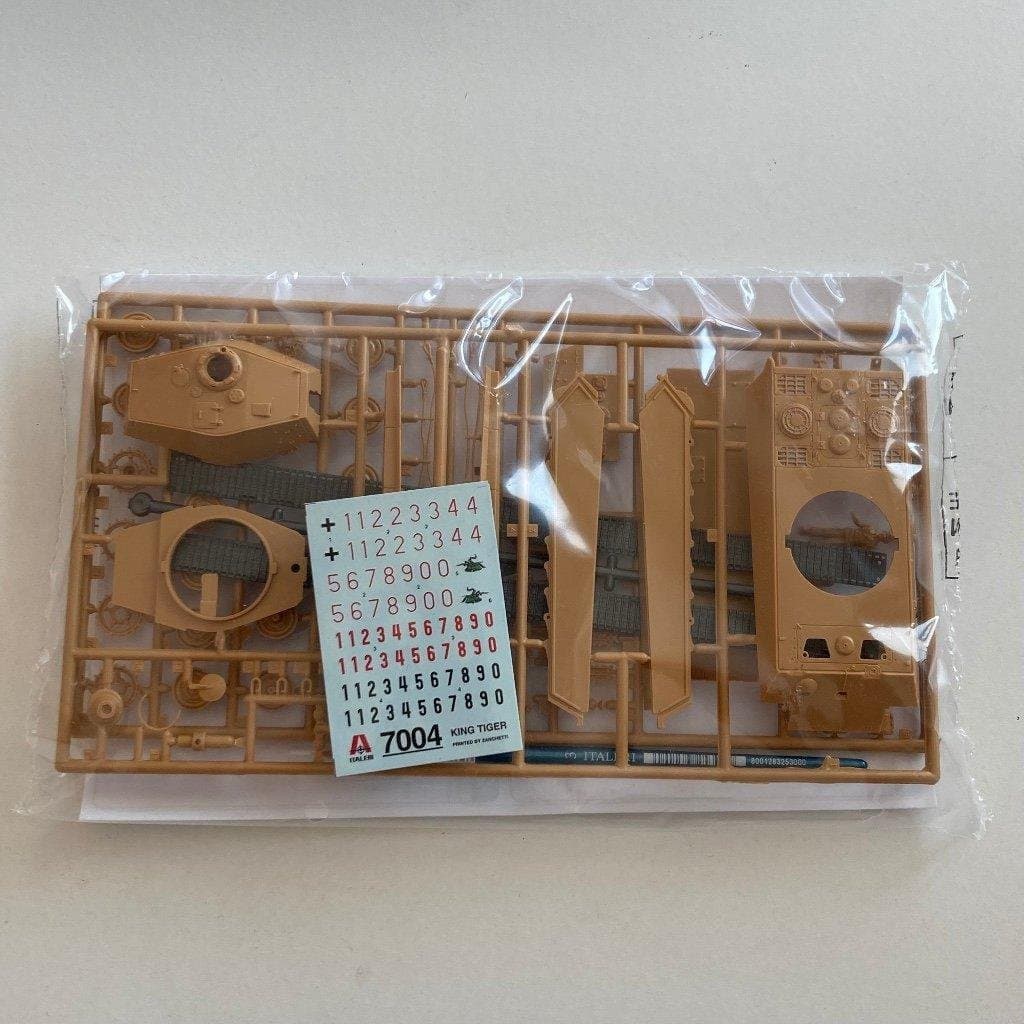Italeri 77004 Sd. Kfz.182 King Tiger Tank modellbyggsats 1:72 model kit