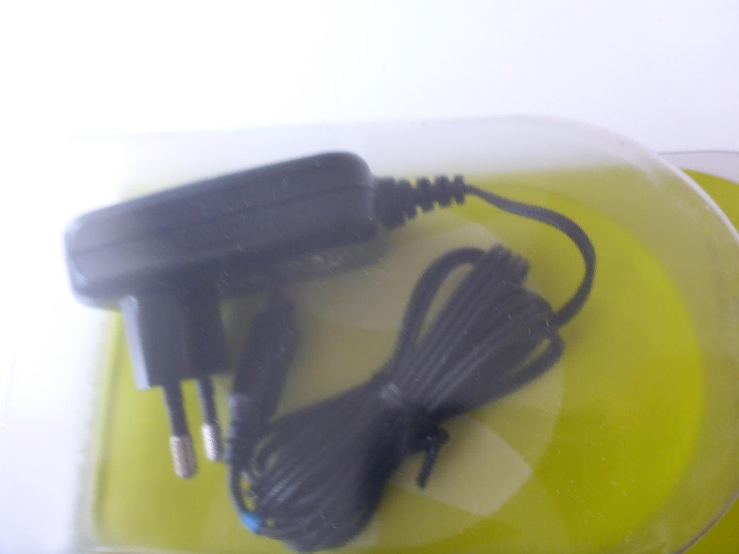 Motorola laddare passar E398,V80;E550,V300,V500/600 Series & T720/i