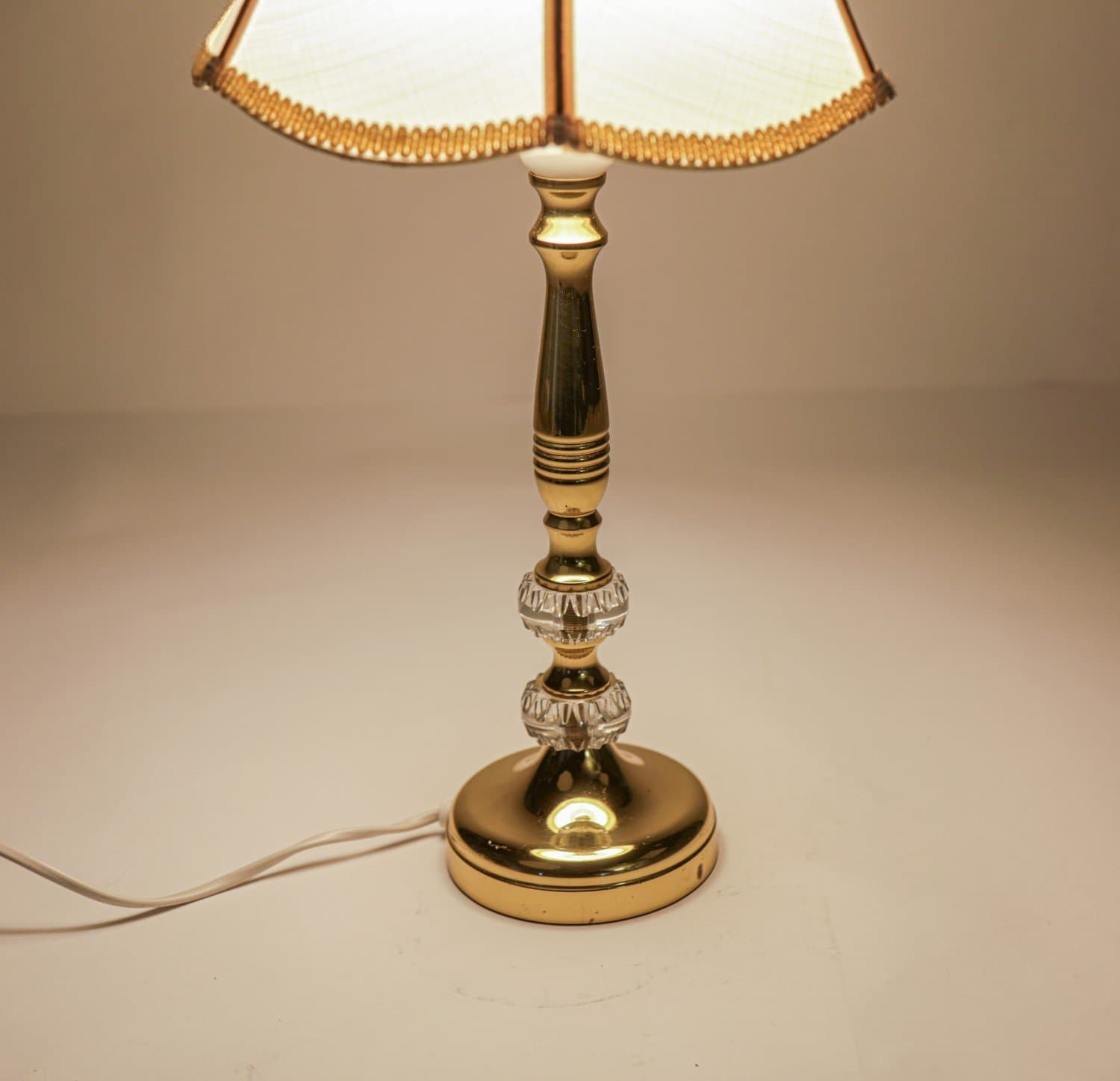 Bordslampa, mässing, glas dekor, NAFA, Nybro, 60-70-tal.