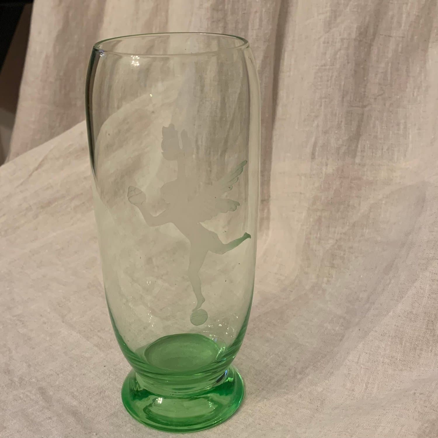 Vas med etsat motiv, kristall, Ljusgrön