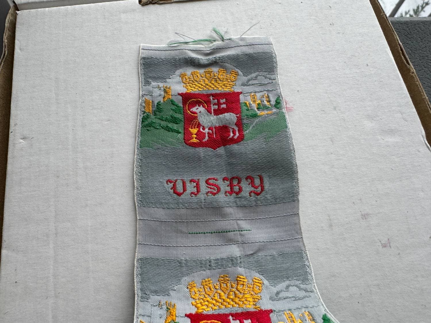 Visby 48 äldre tygmärken på rulle se foto