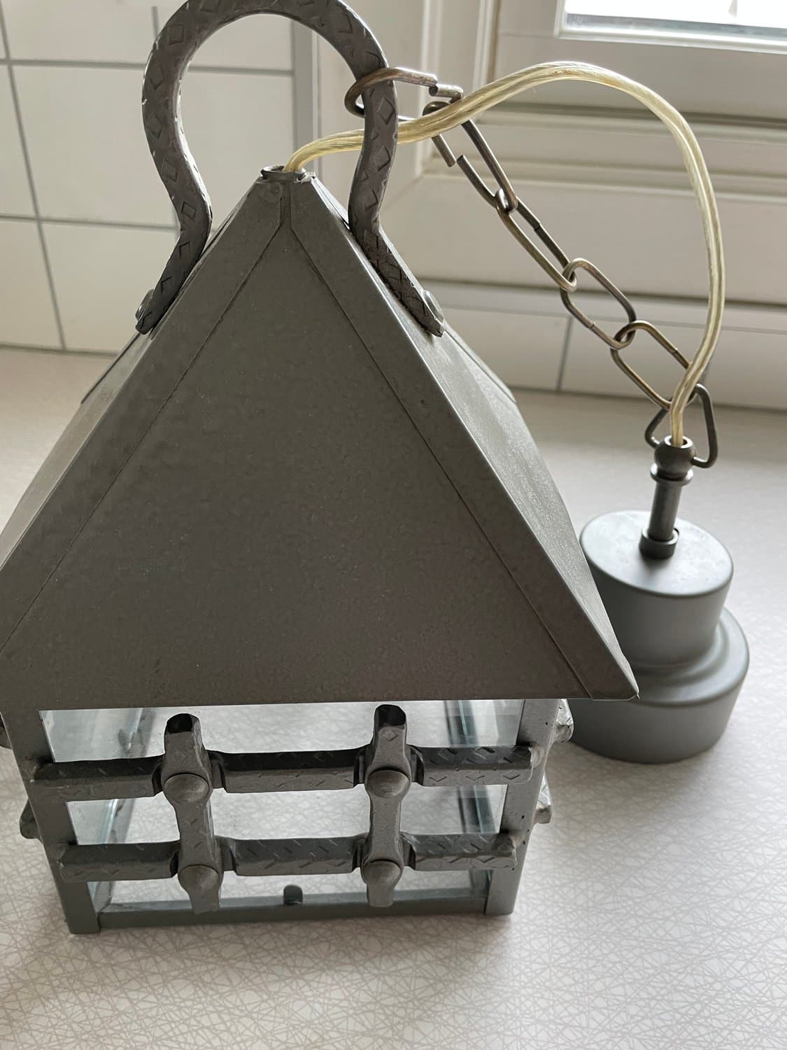 Tak lampa Hall smide