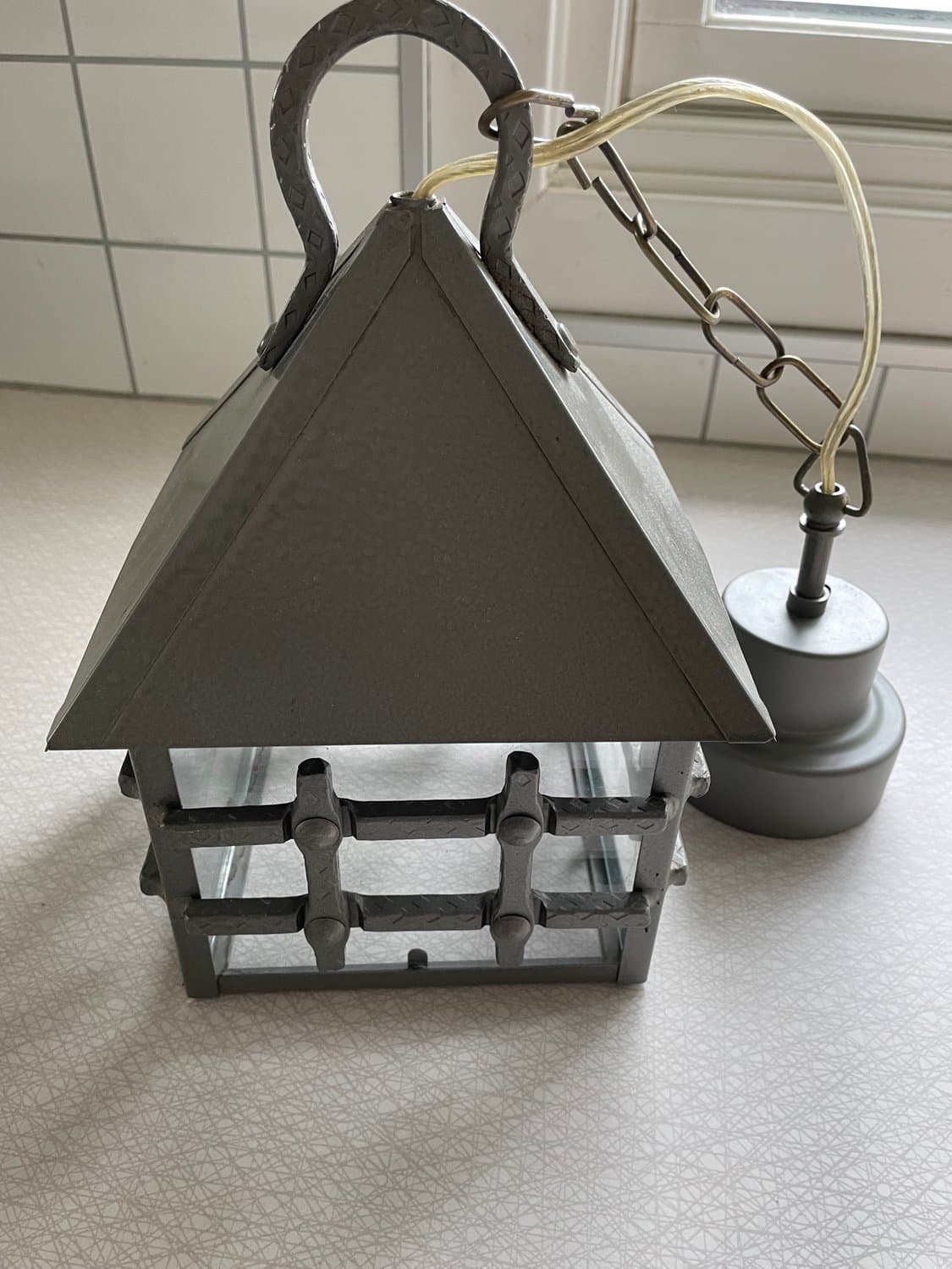 Tak lampa Hall smide