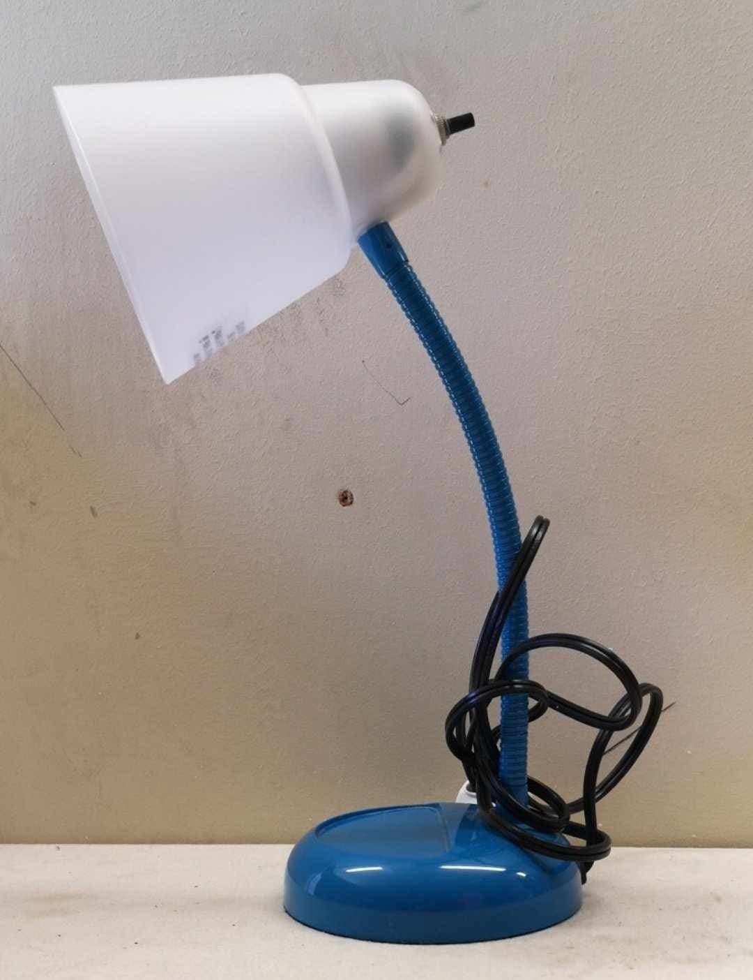 Blå skrivbordslampa med böjbar hals