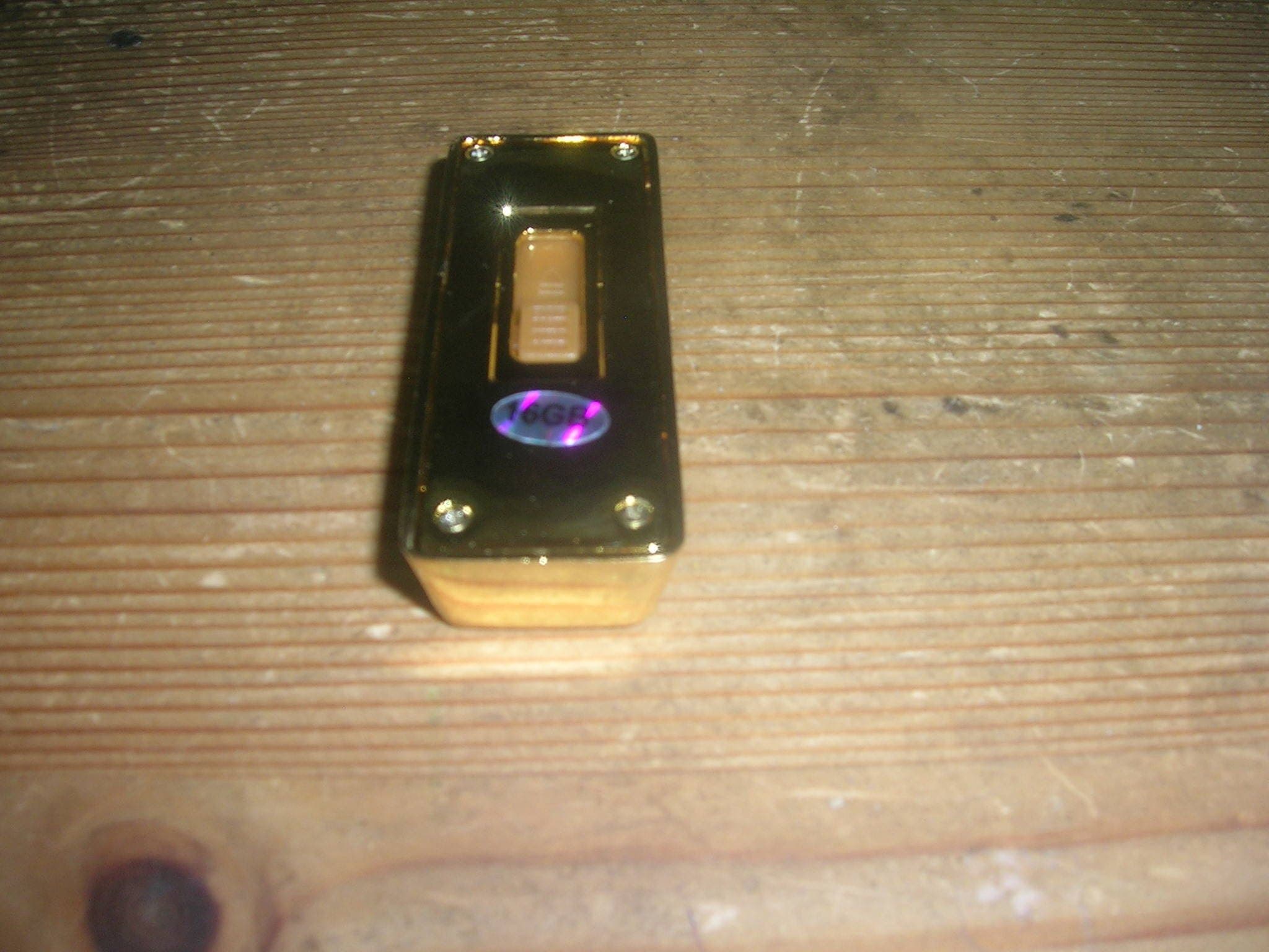 Guldtacka modell USB minne 16 GB