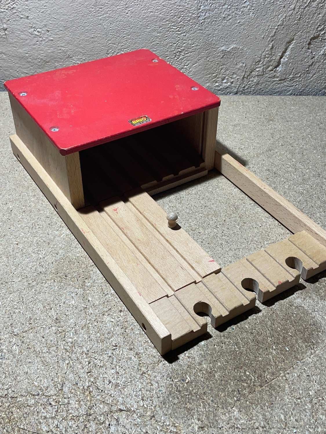 Brio Tågtillbehör , stort Garage nr 33666