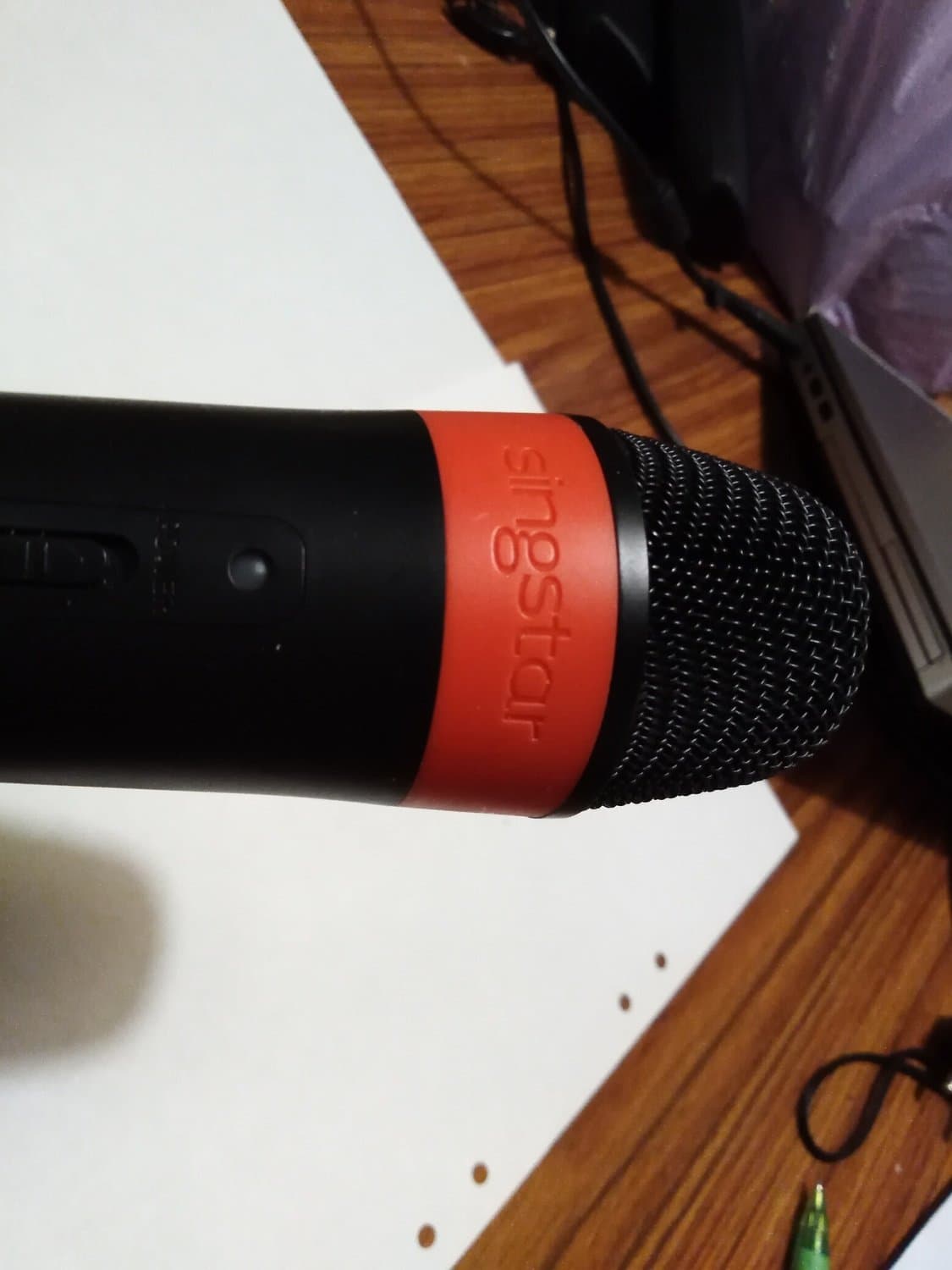 PS3: 1 st Trådlösa mikrofon till PS3 (Röd)