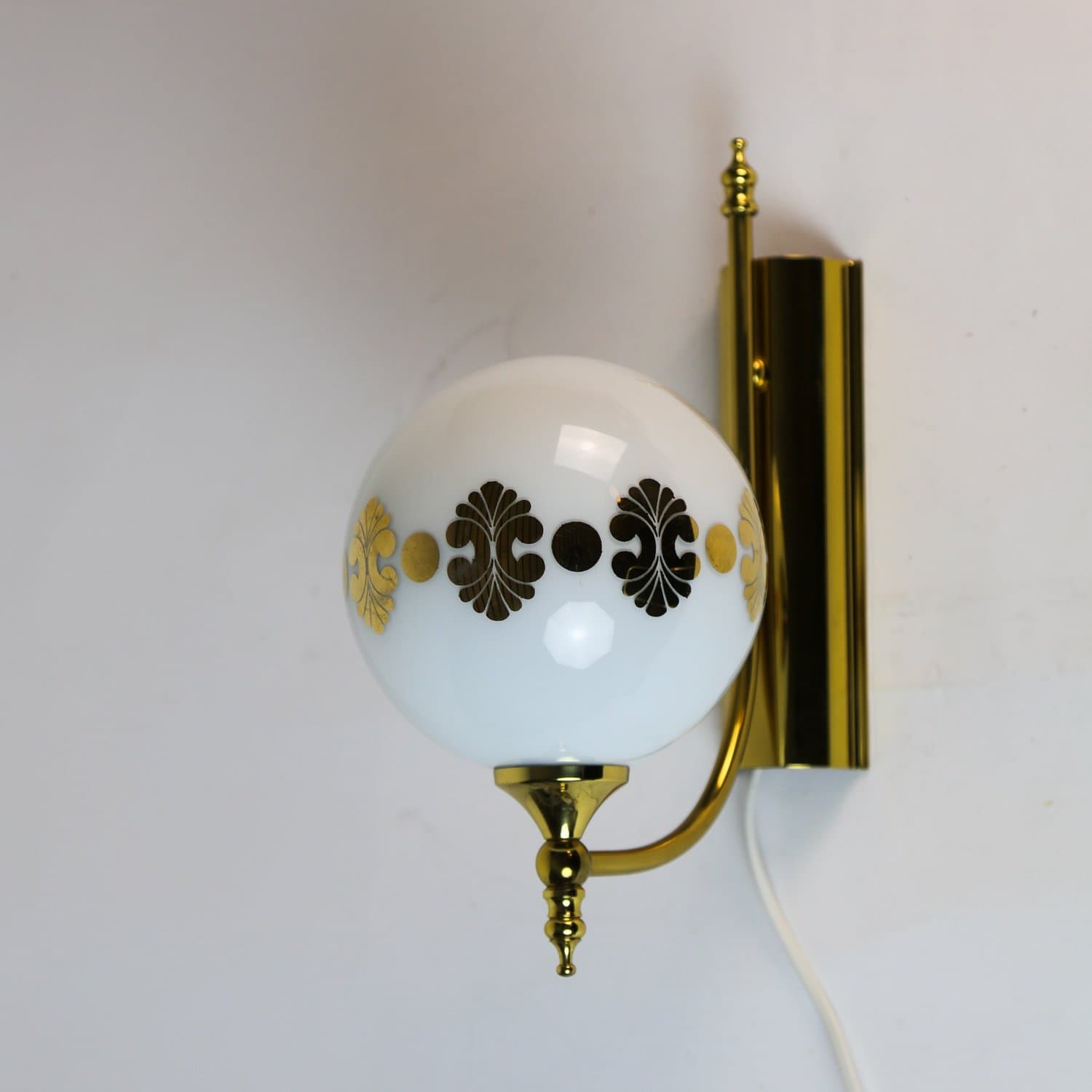 Vintage vägglampa, mässing och glas, GB Wiberg, Lomma 60-70-tal.