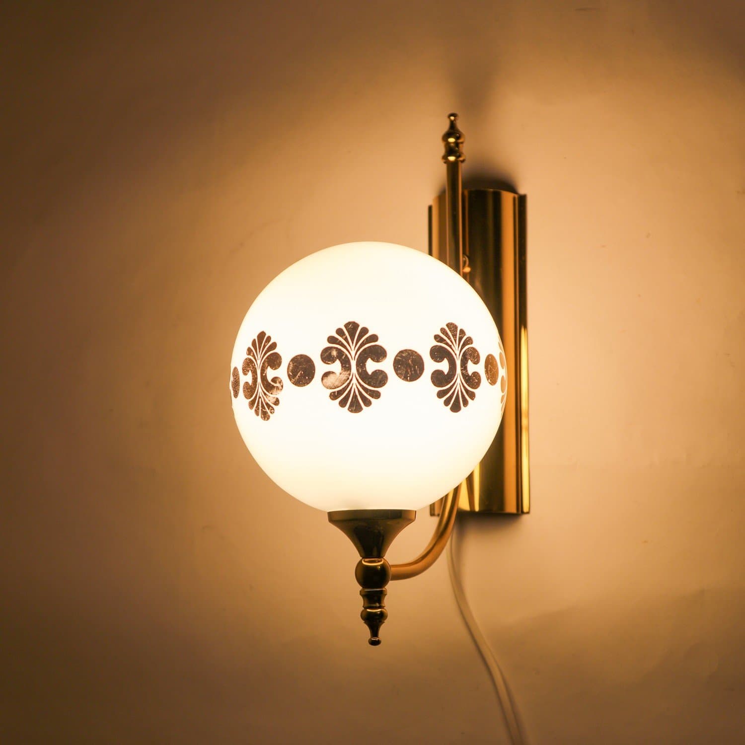 Vintage vägglampa, mässing och glas, GB Wiberg, Lomma 60-70-tal.