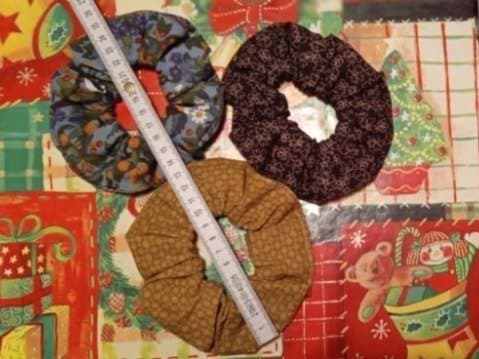 Nysydda scrunchie hårsnoddar