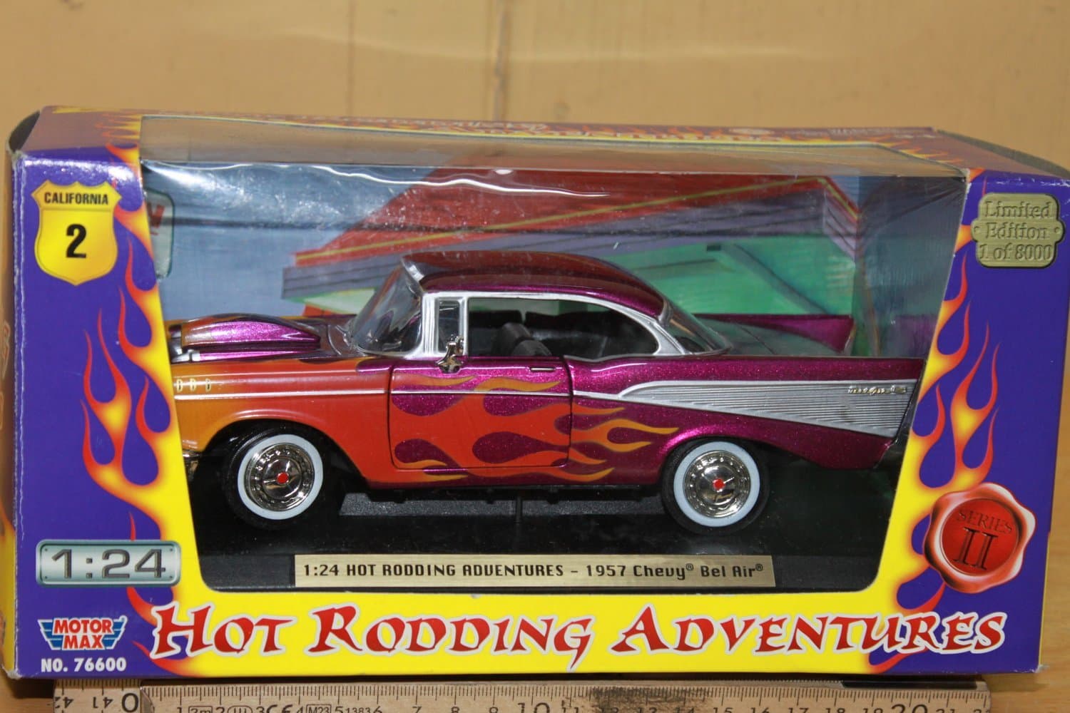 Motormax 1957 Chevrolet Bel Air Hot Rodding Adventures 1:24
