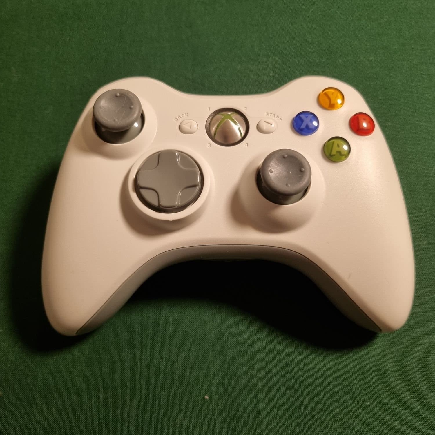 officiell Xbox 360 trådlös kontroller - XBOX 360 - renoverad - NYA sticks!