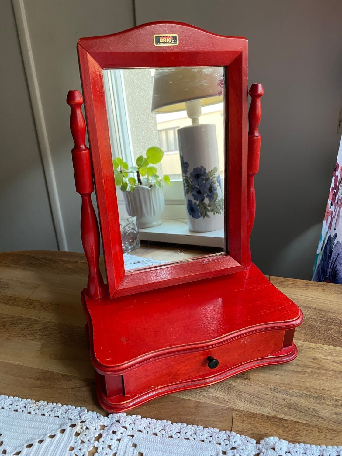 Pigtittare Brio röd retro