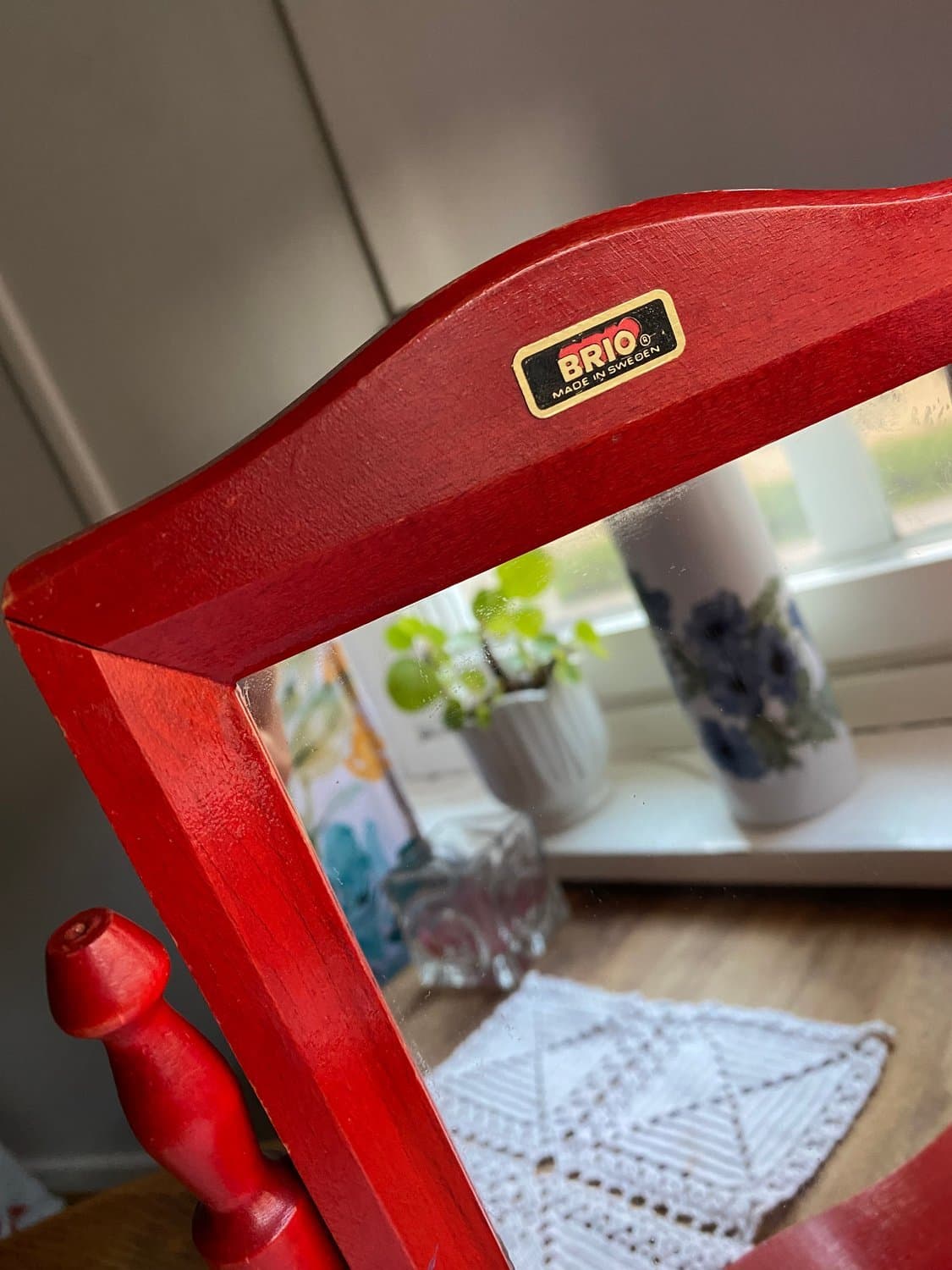 Pigtittare Brio röd retro