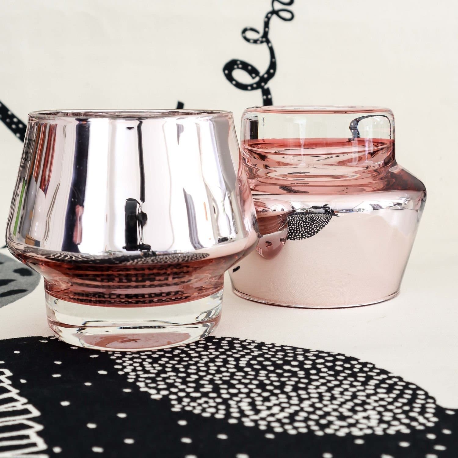 2 ST EIGHT MOOOD "KASO METALLIC" LJUSLYKTOR, VÄRMELJUS, ROSE GOLD/ROSA METALLIC