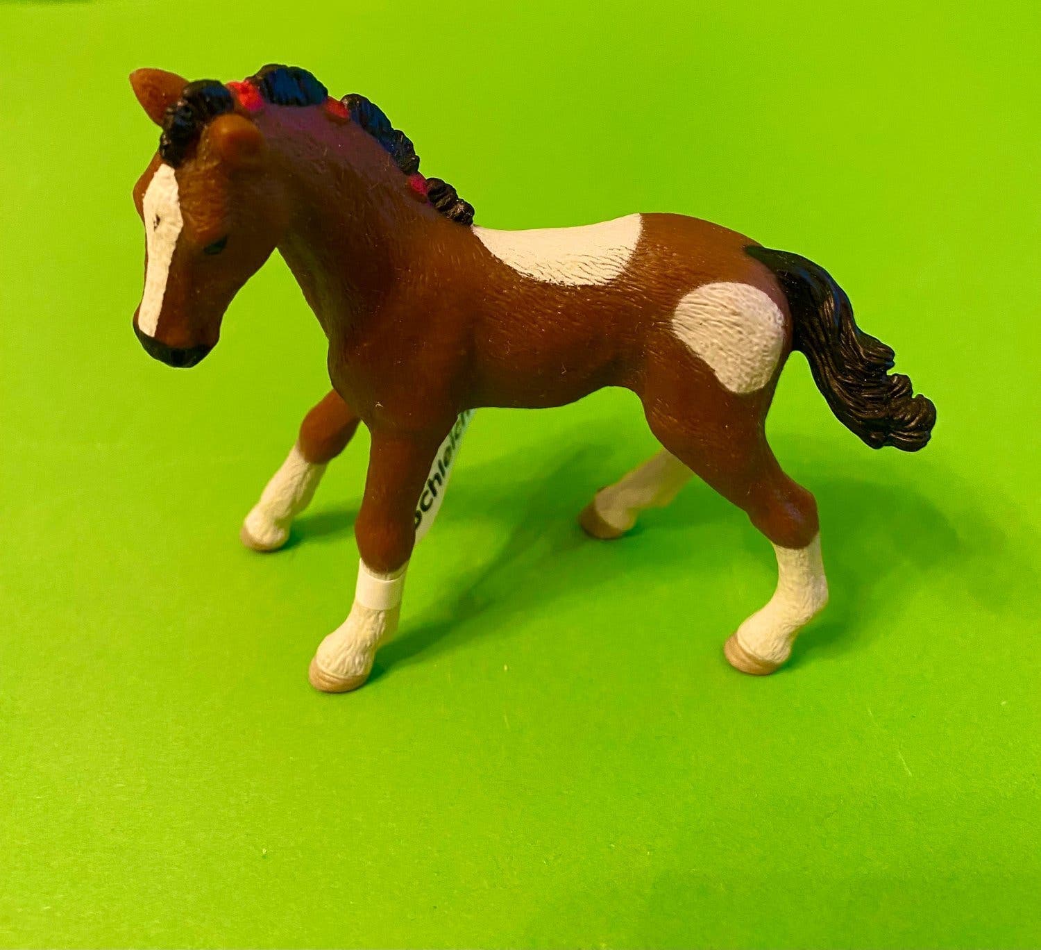 Schleich Häst Brunt och Vitt Föl Ny med etikett