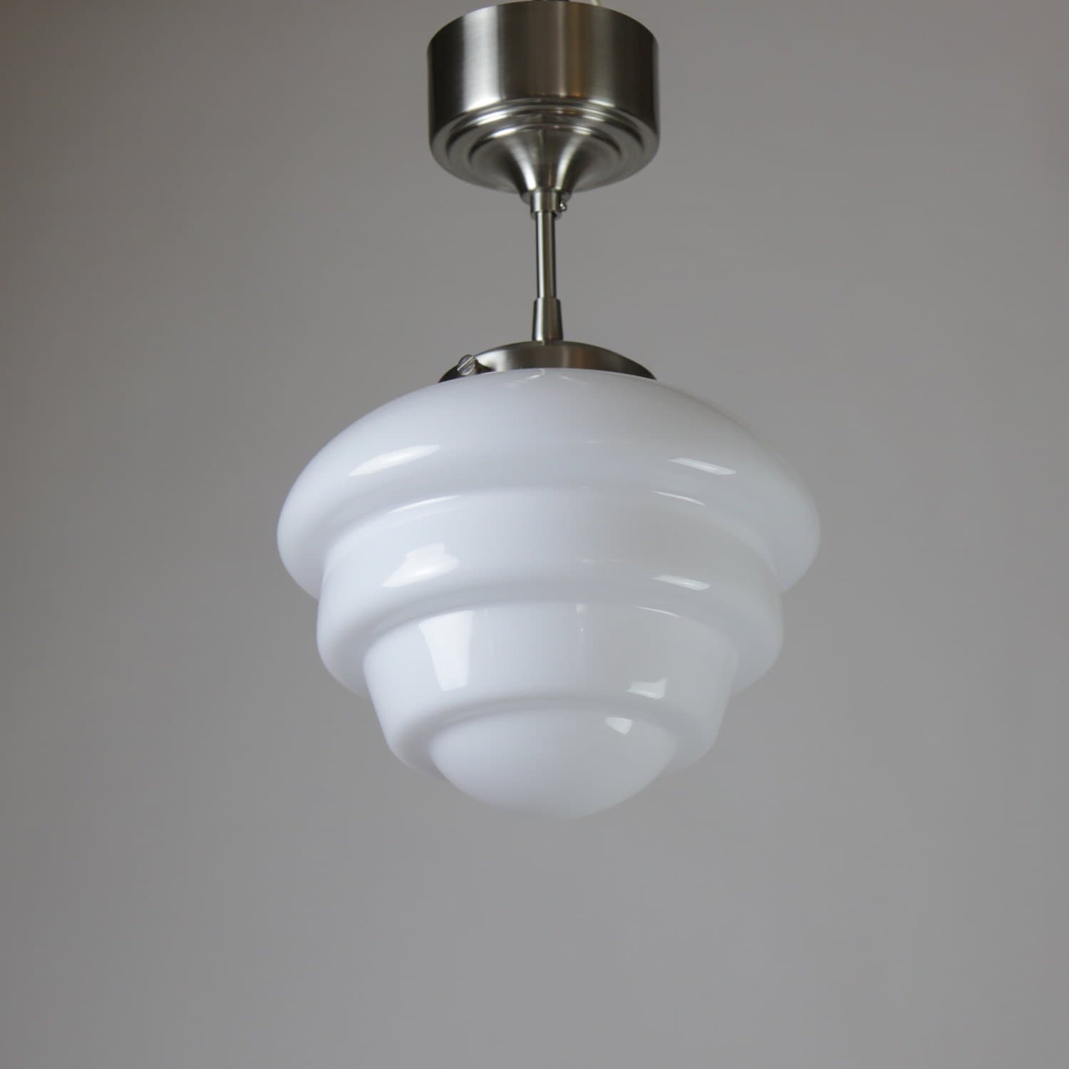 Klassisk Art deco – funkis taklampa, Opalglas kotte och metall. Nyskick.