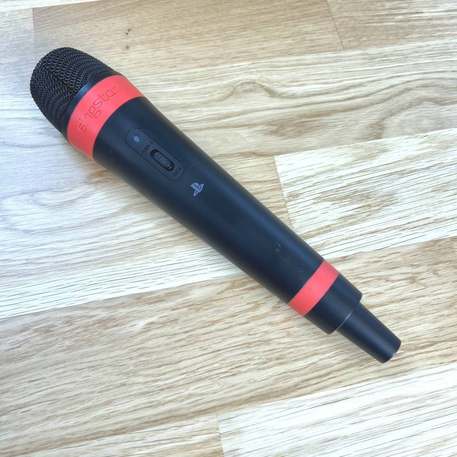 Trådlös Singstar Mikrofon (Röd) SLEH-0136 till PS2 & PS3 (Saknar batterilucka)