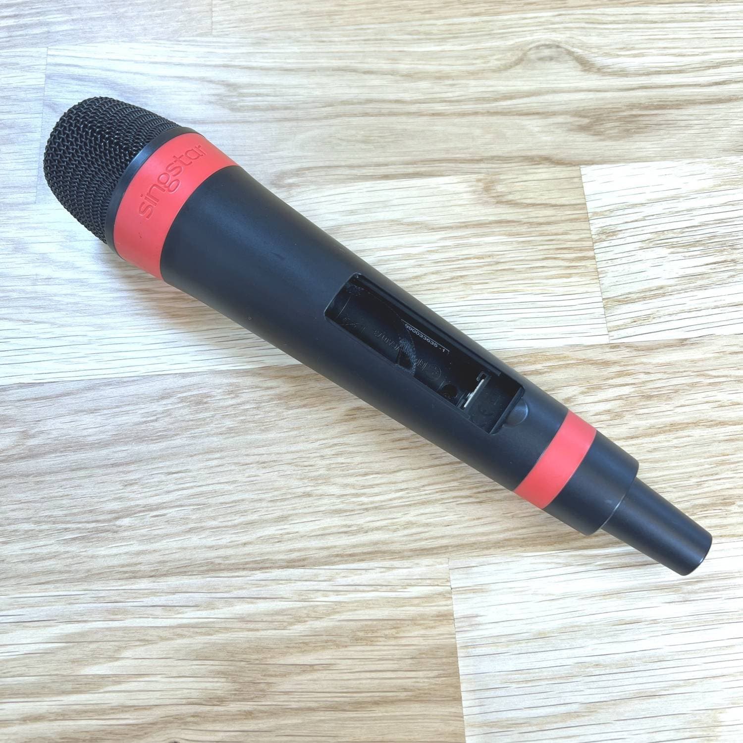 Trådlös Singstar Mikrofon (Röd) SLEH-0136 till PS2 & PS3 (Saknar batterilucka)