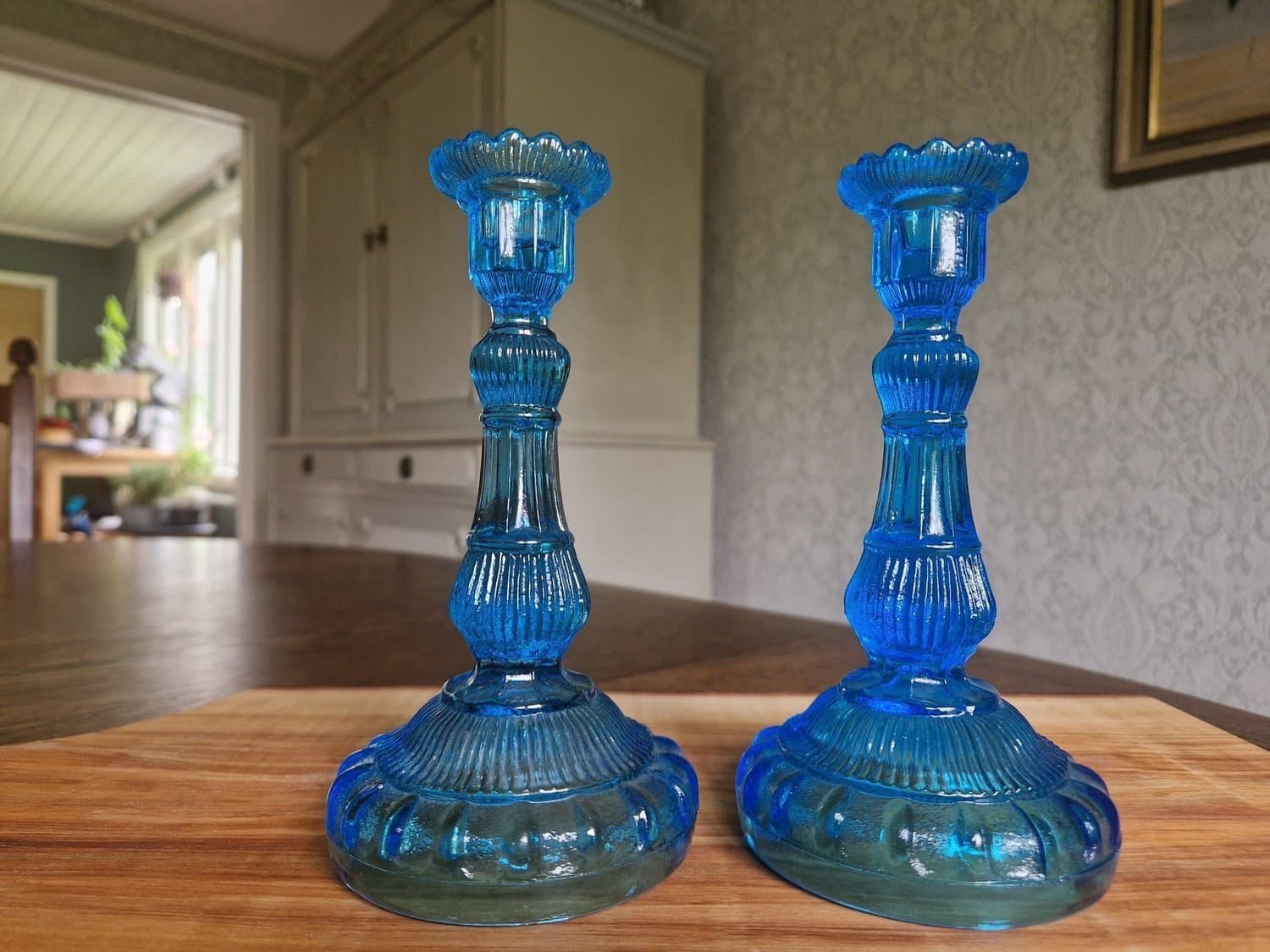 Ett par vackra Blå Glas Ljusstakar I pressglas 50-60 tal RETRO VINTAGE