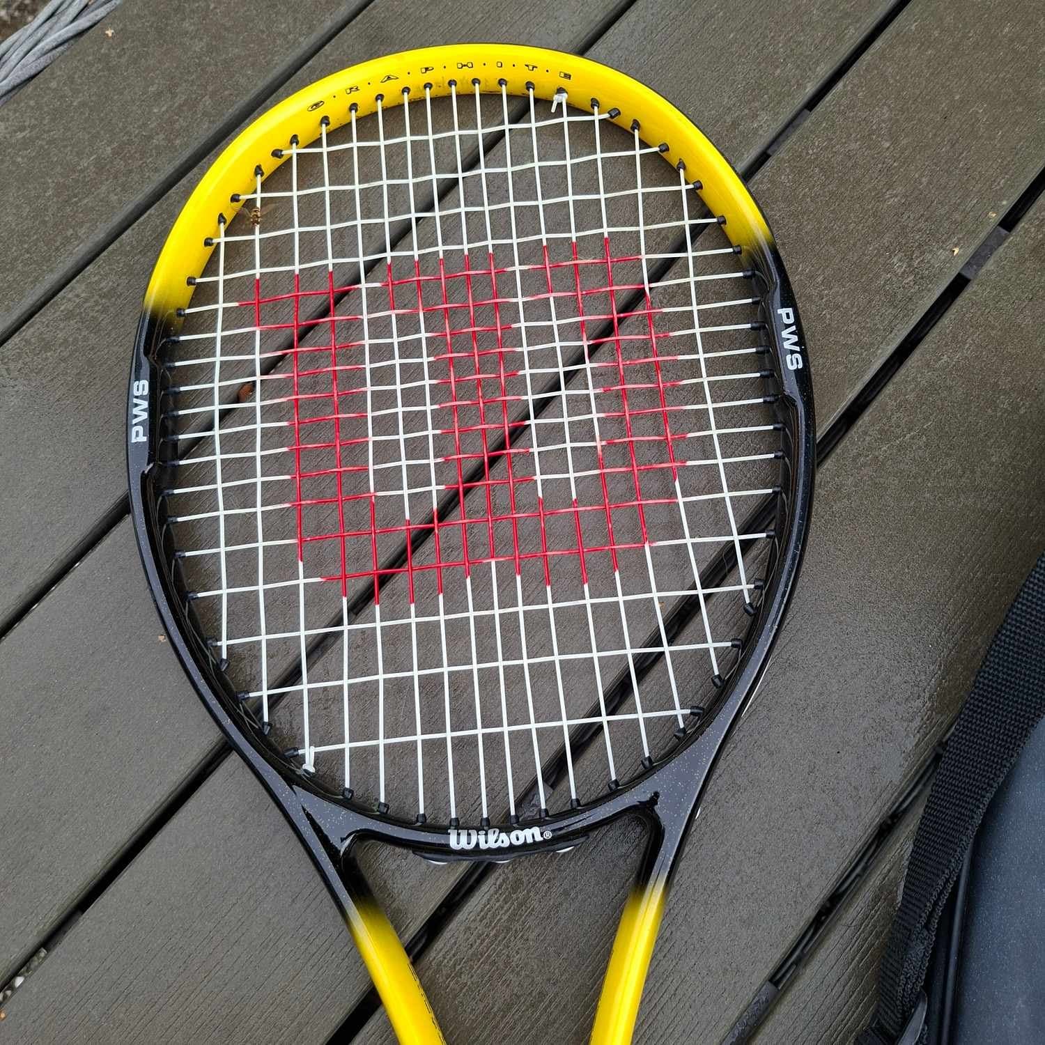 Wilson Sting TOUR 95 Gul Svart PWS SL3 4 3/8 m fodral High Beam Series