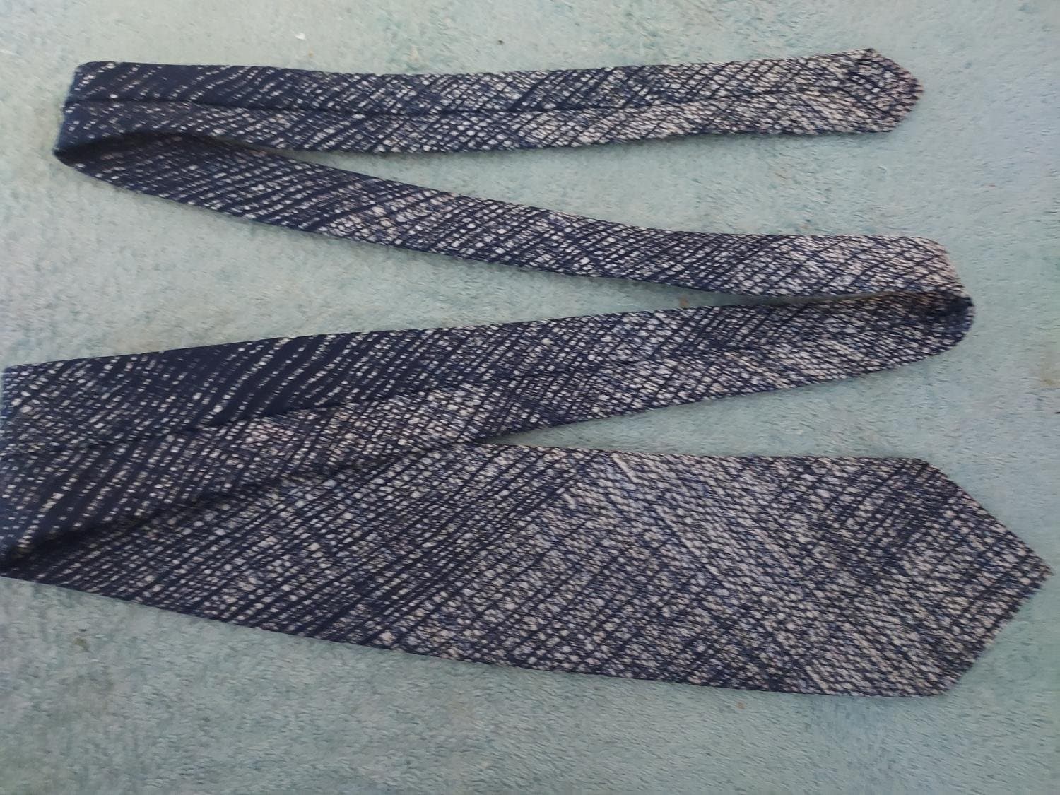 Slips 60-tal 100 % Polyester Mönstrad i Svart och Vitt Längd 135 cm Bredd 8 cm