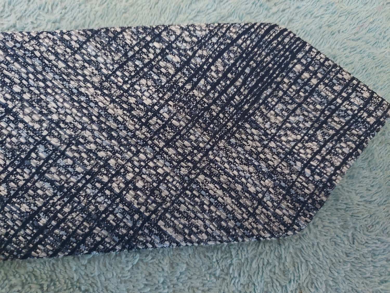 Slips 60-tal 100 % Polyester Mönstrad i Svart och Vitt Längd 135 cm Bredd 8 cm