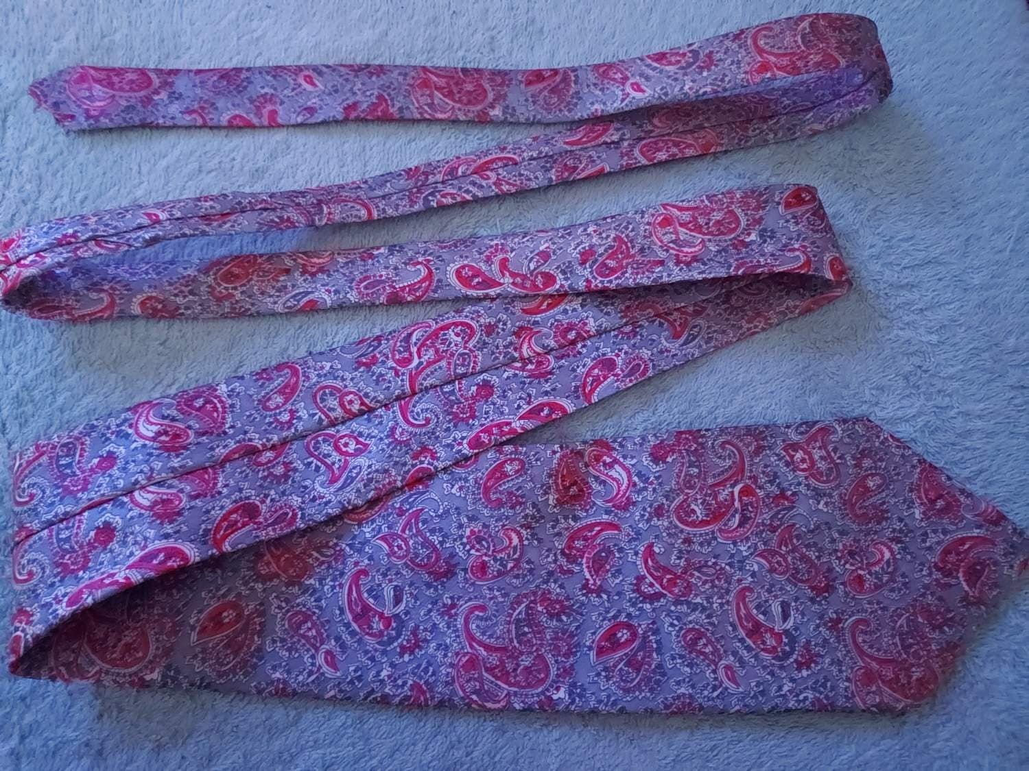 Slips 50-tal Real Silk 100 % Mönstrad Längd 153 cm Bredd 9 cm