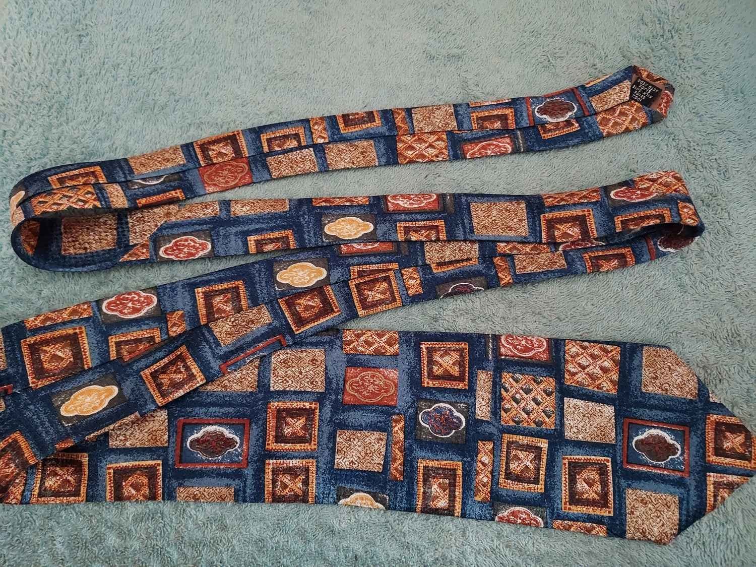 Slips 80-tal 100 % Silk Gåva från Landsorganisationen Längd 153 cm Bredd 9,5 cm